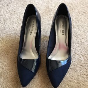Predictions Comfort Plus Size 10. Navy dress shoe.